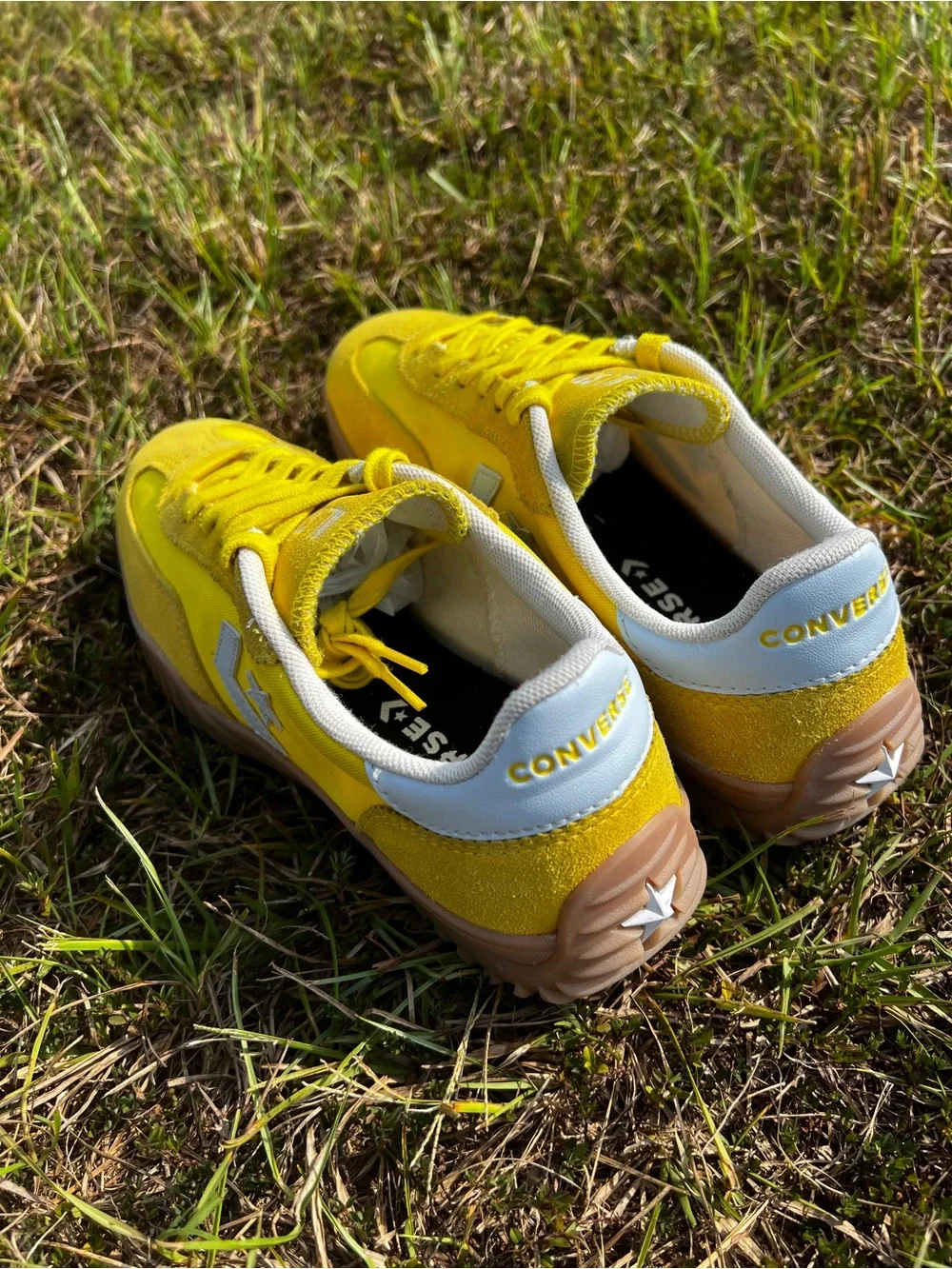 CLEAN Converse size 8.5 Womens Run Star Trainer Wren Yellow shoes